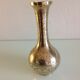 Vase soliflore en laiton ciselé vintage années 60-70