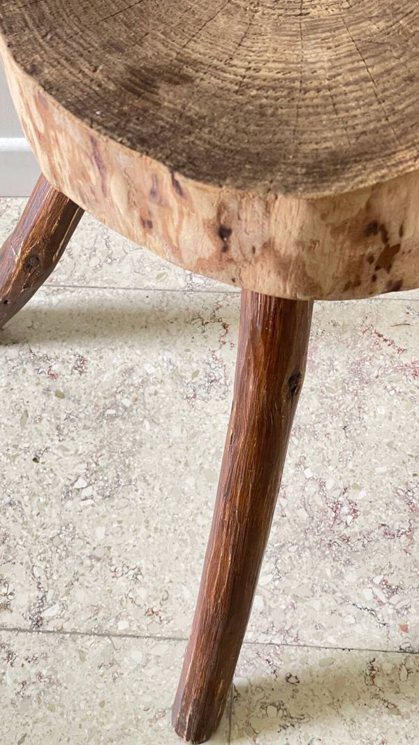 Tabouret tripode brutaliste rondin vintage