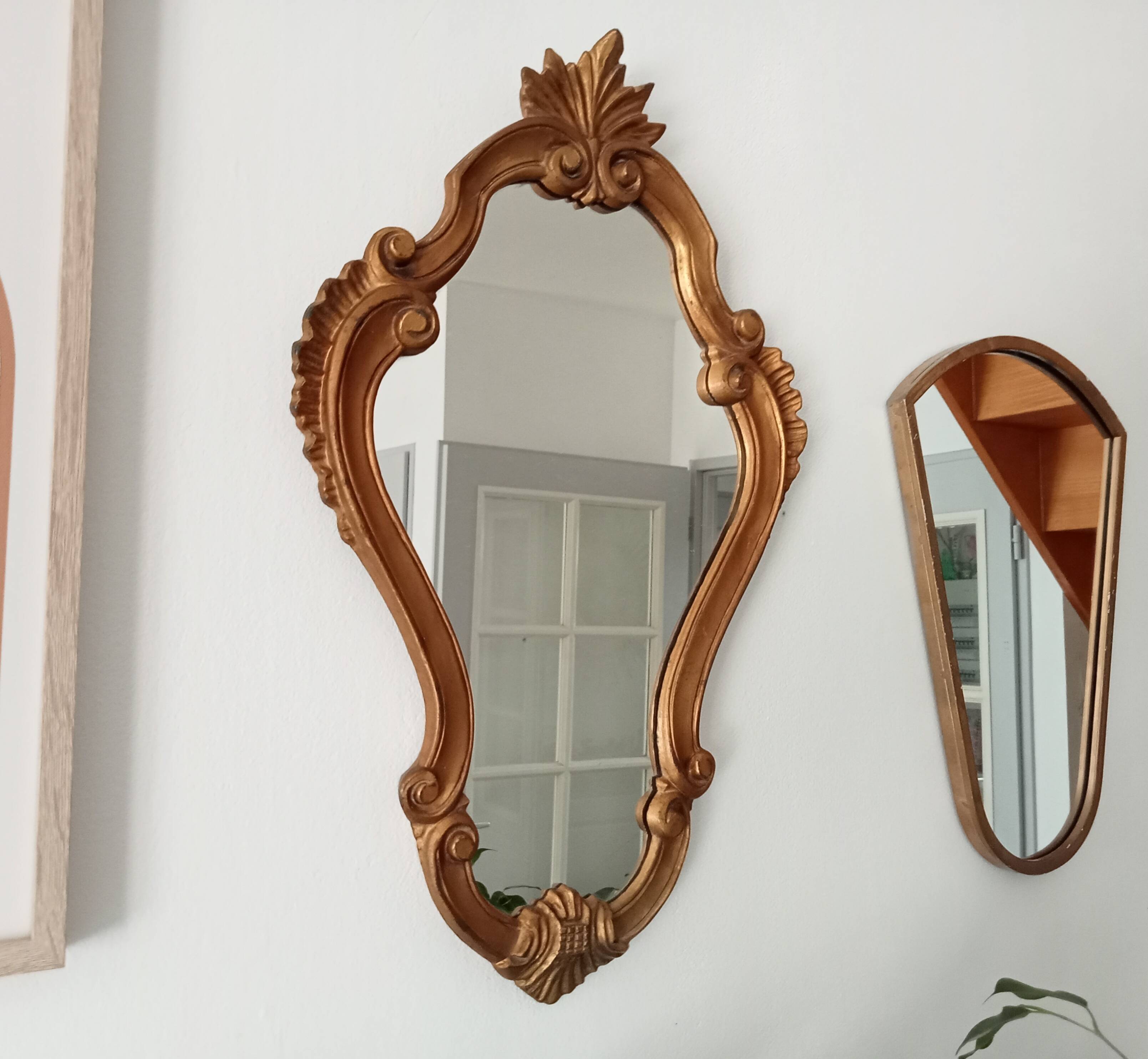 Italian baroque mirror in gilded resin from the 60s