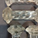 Lot de 4 anciens porte couteaux en verre moulé