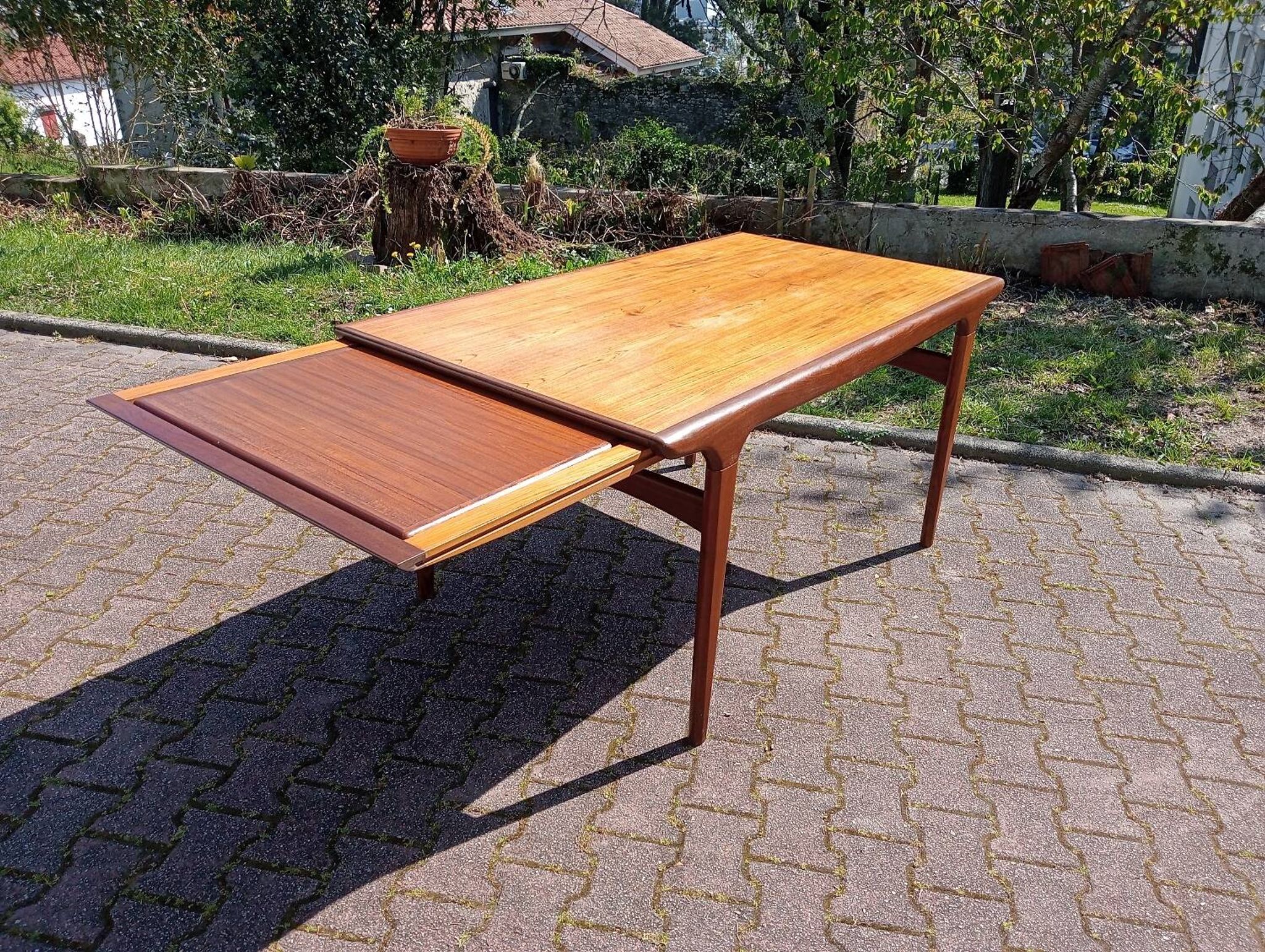 Johannes Andersen table