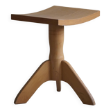 Swivelling tripod stool in elm, mid-century Danish design, 1970s.