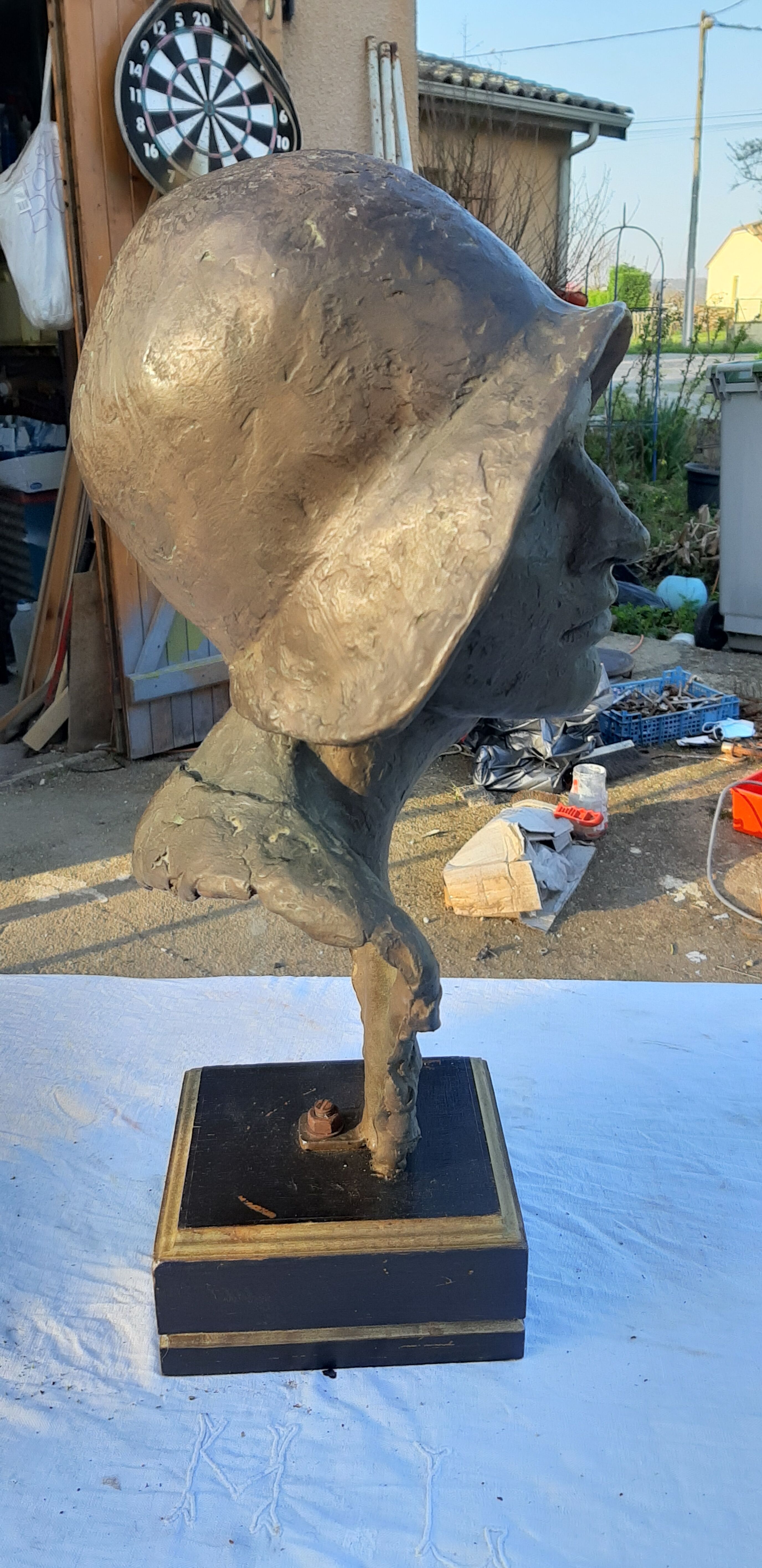 Bust woman
