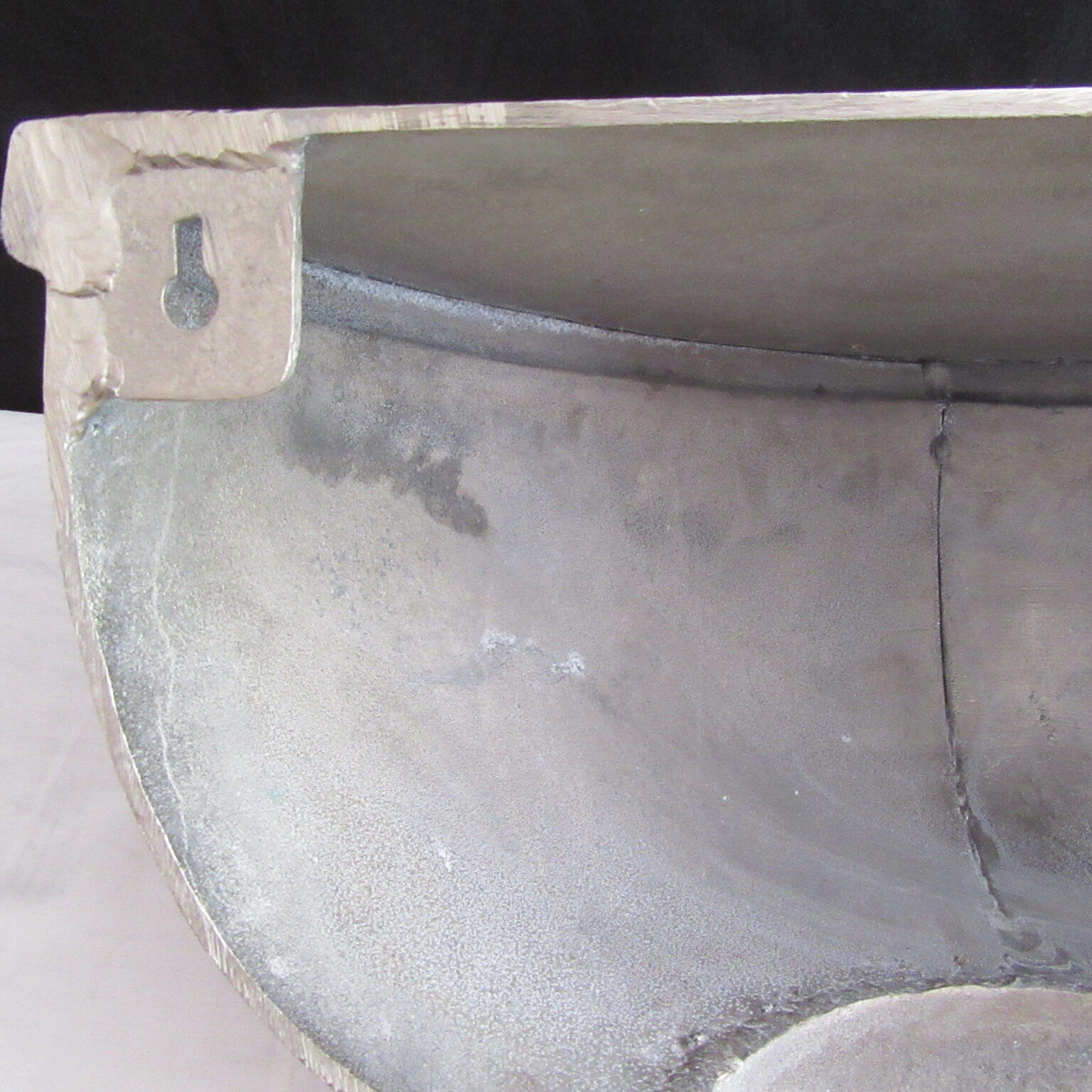 Modern aluminum cast-iron wall shelf