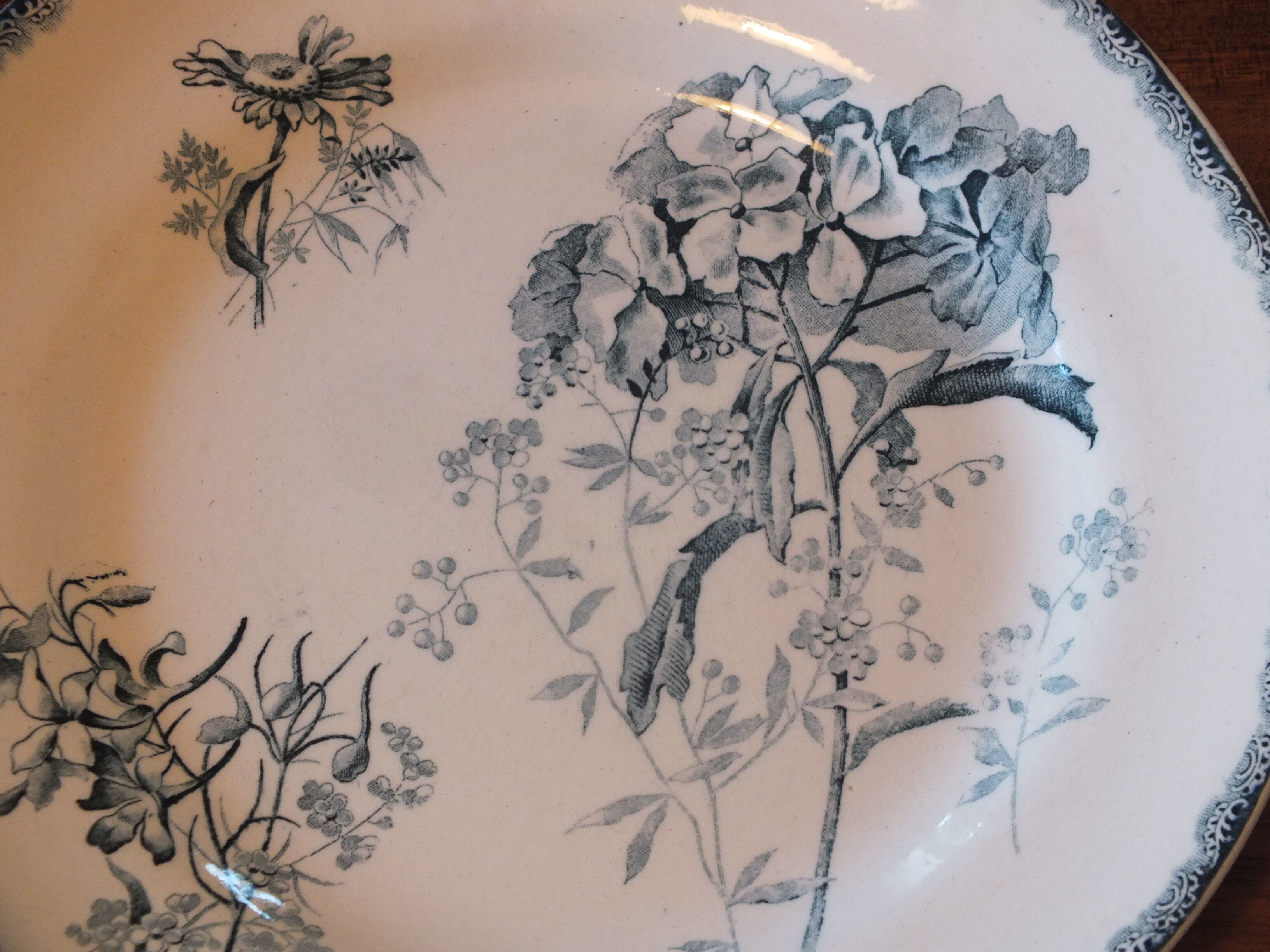 6 flat plates in Terre de Fer Choisy le Roi HB service Provençal Lot 3