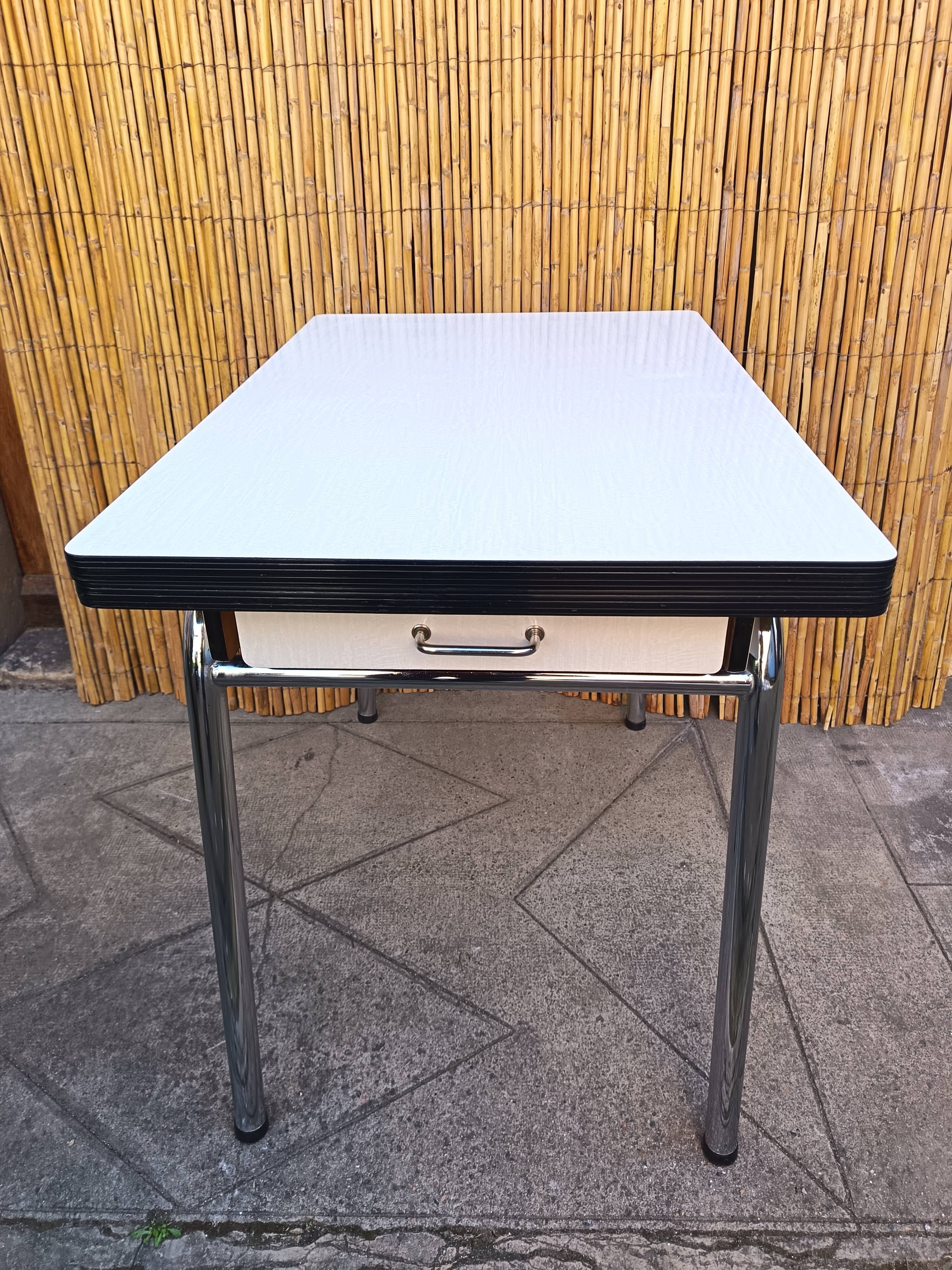 Formica table extensions