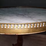 Gueridon dessu marble