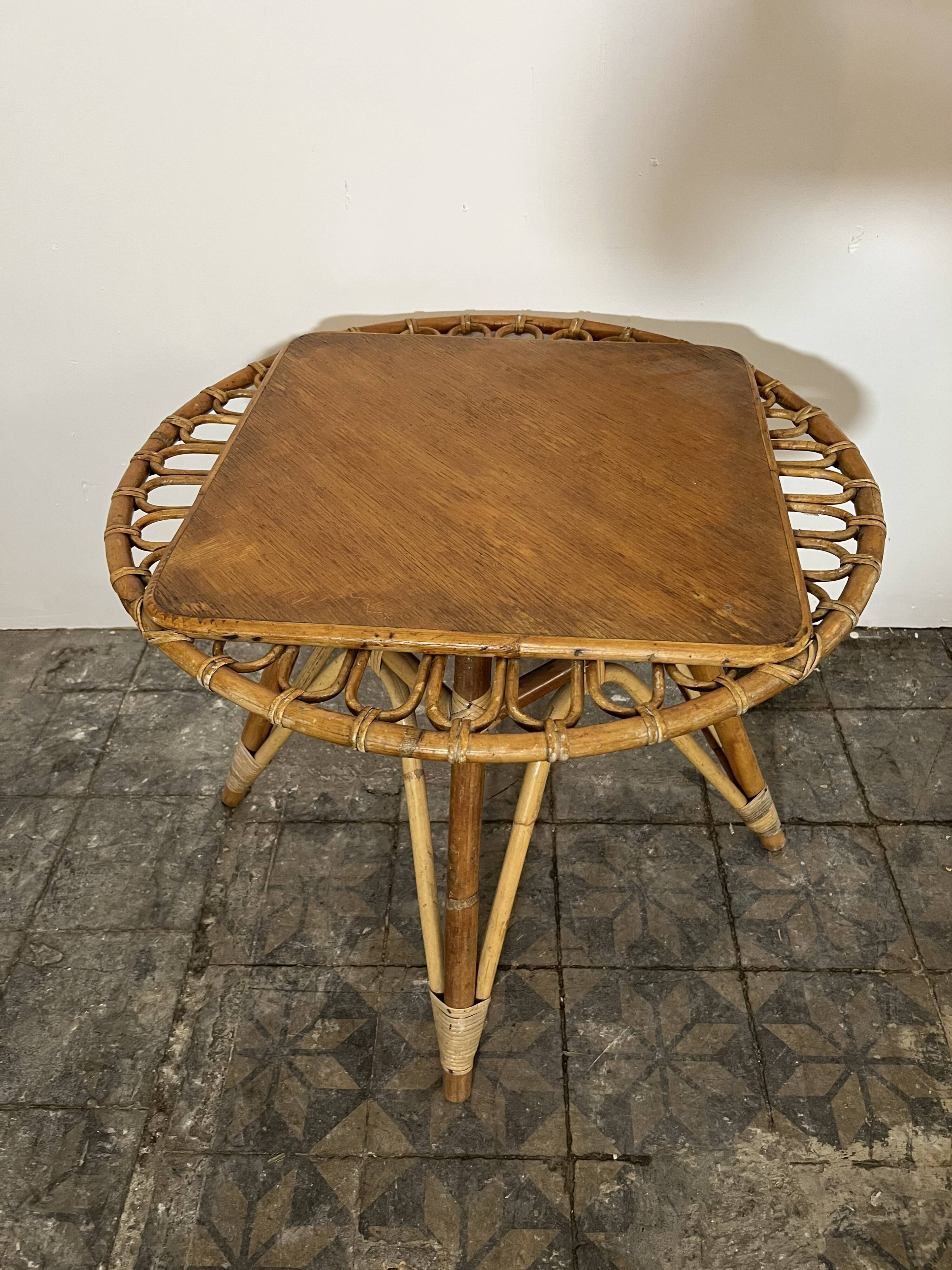 Table basse en rotin vintage