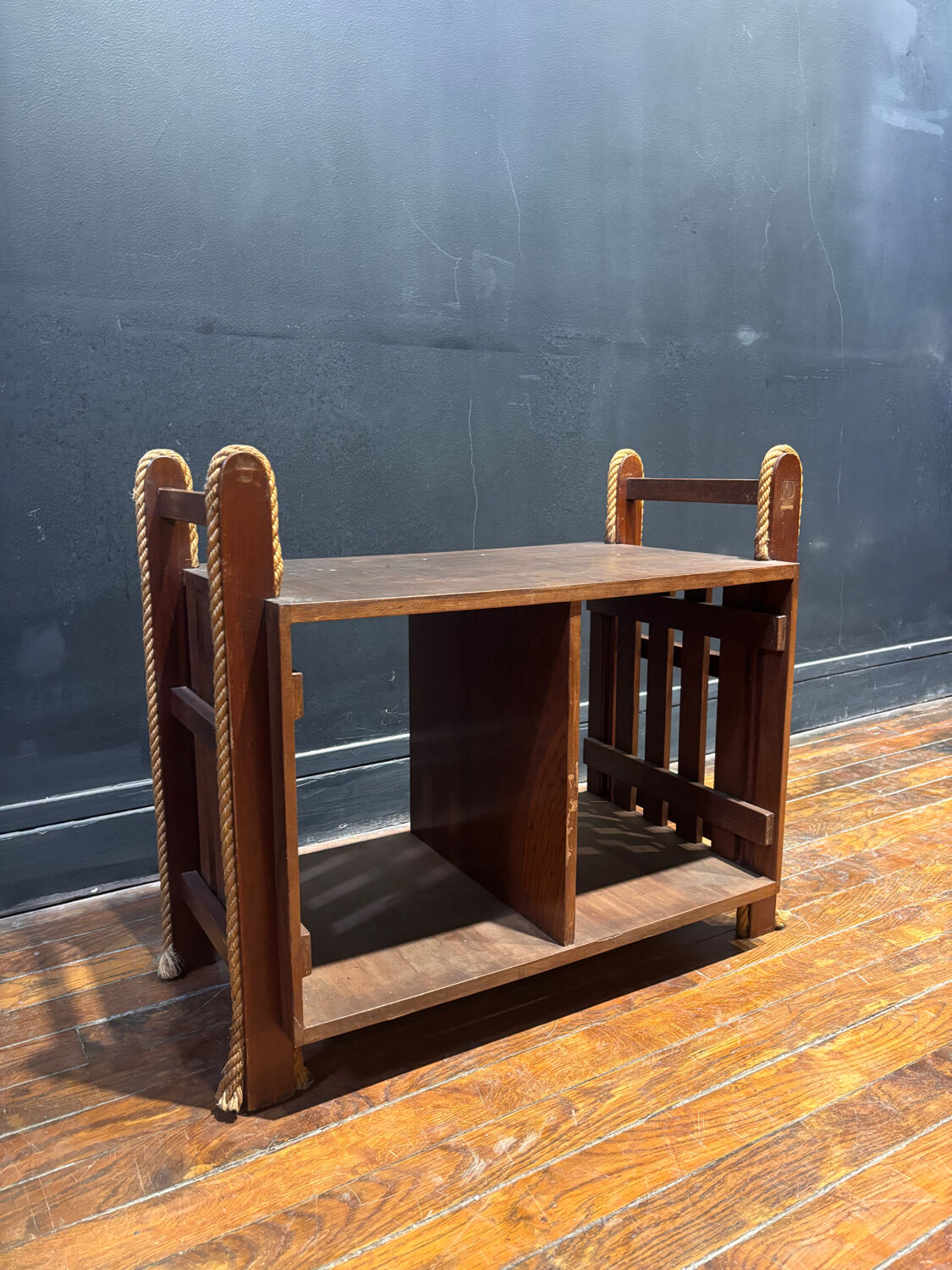 Vintage side table – Wooden structure and open shelf