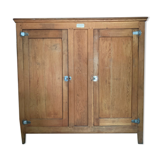 Oak refrigerated cabinet