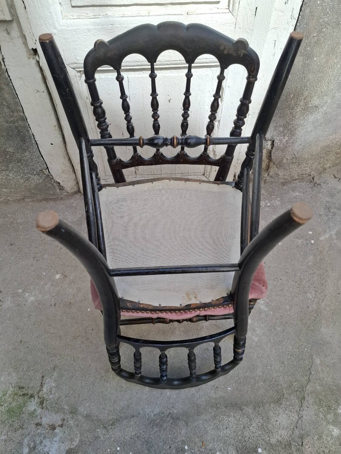 Paire de chaises Napoléon III noir et velours rose