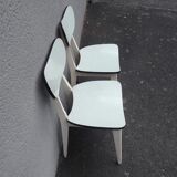 2 chaises en formica vert d'eau