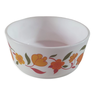 Plat rond vintage blanc a fleurs orange , pouvant aller au four  17cm de diametre sur 8cm de hauteur