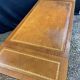 Grand bureau anglais en acajou de style Regency