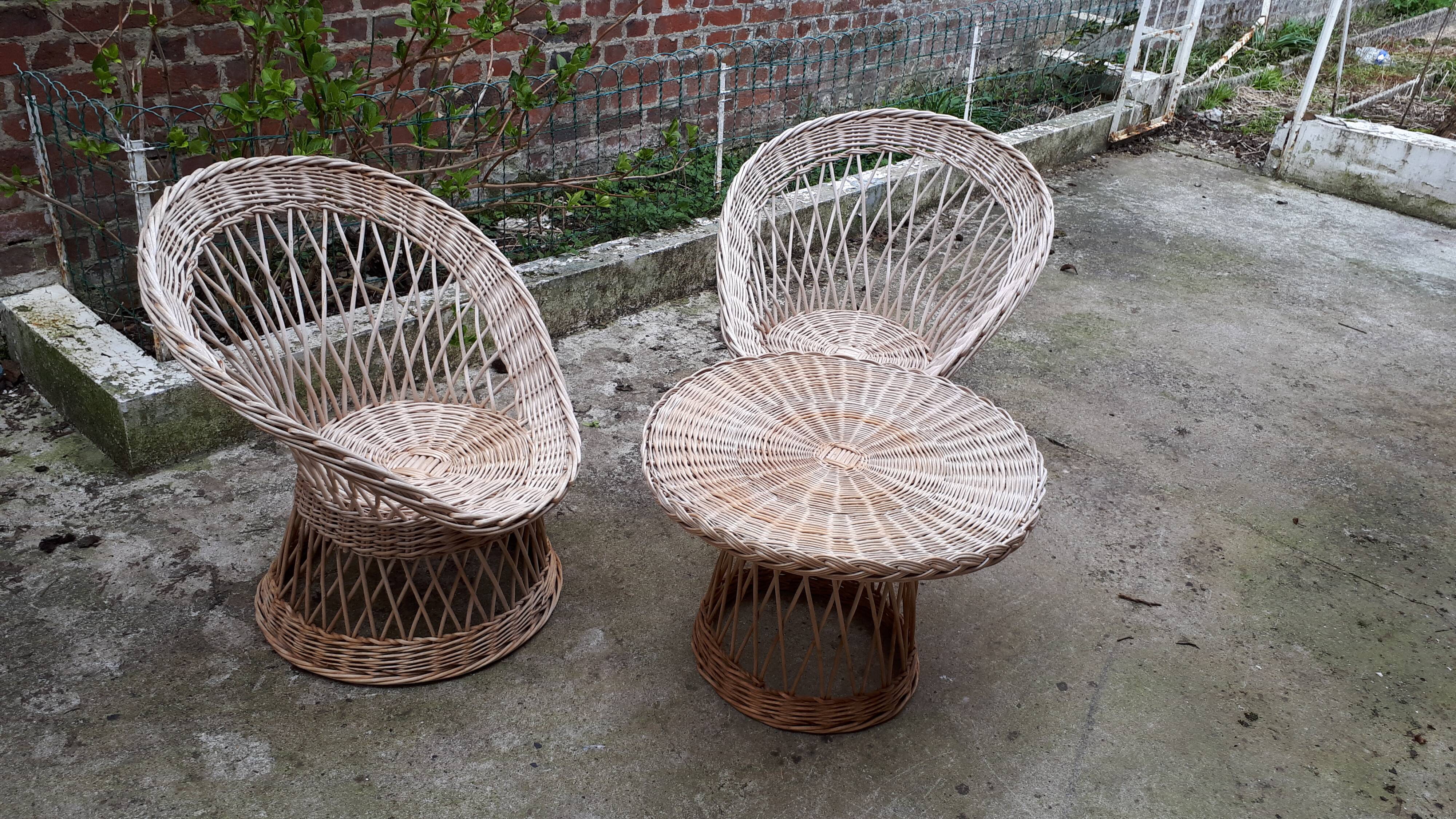 Living room 5 pieces vintage rattan