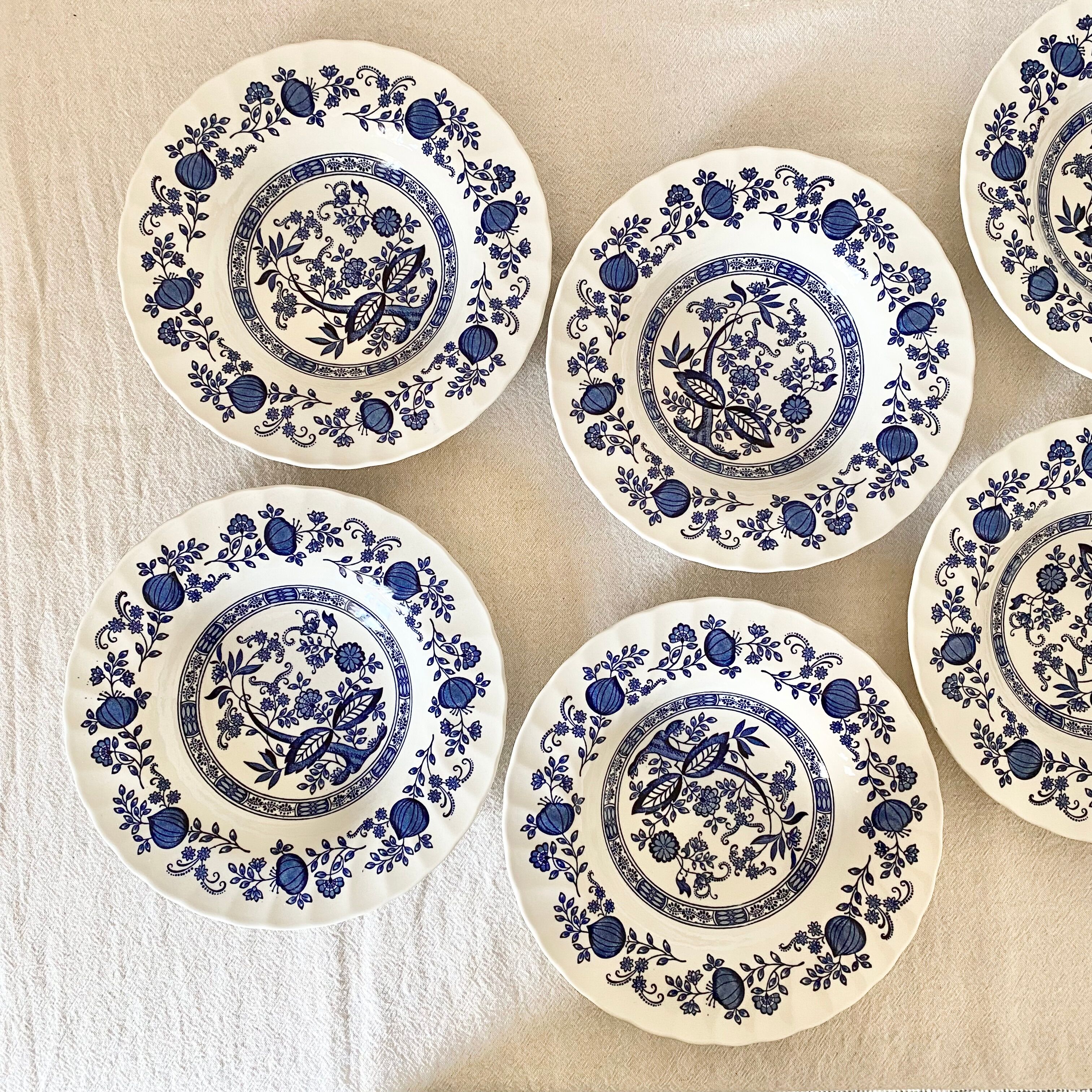 English hollow plates blue flowers
