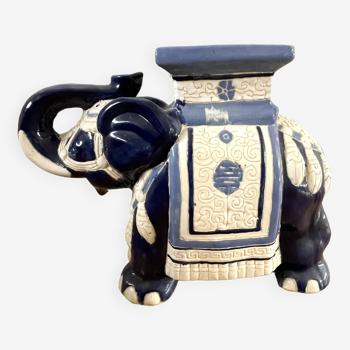 Éléphant en céramique bleu