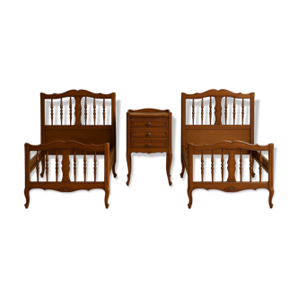 Vintage solid cherry bedroom set “2 twin beds + side table”