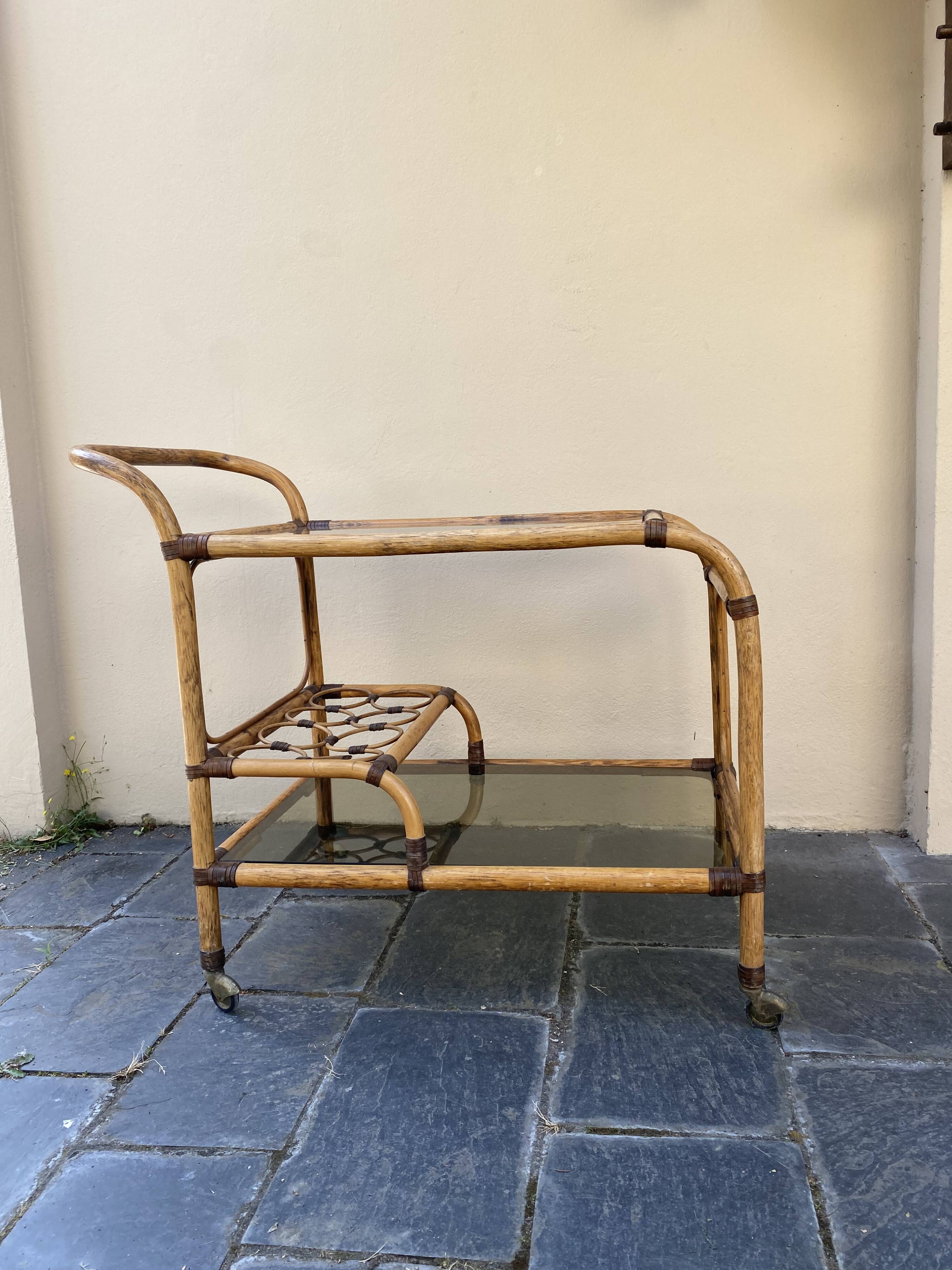 Vintage rattan wheel bar