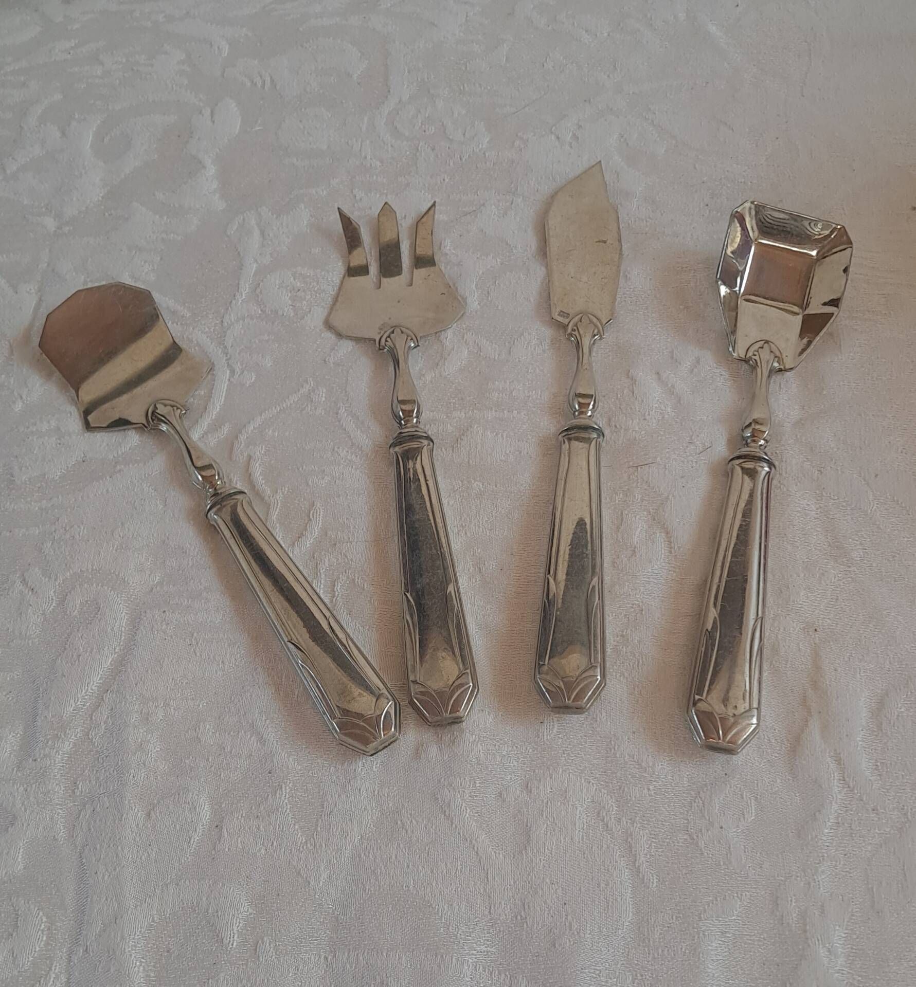 Couverts a condiments de 4 pièces en métal blanc