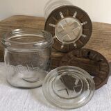 Old jar Facile with claw