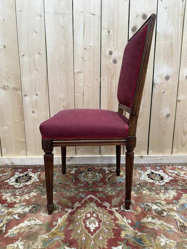 Suite de 6 chaises de style Louis XVI dossier carré