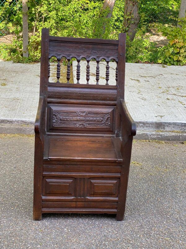 Fauteuil cathèdre en bois massif du 19ème siècle
