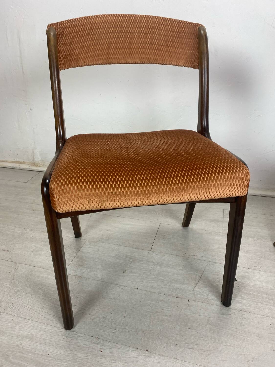 Gondola chairs