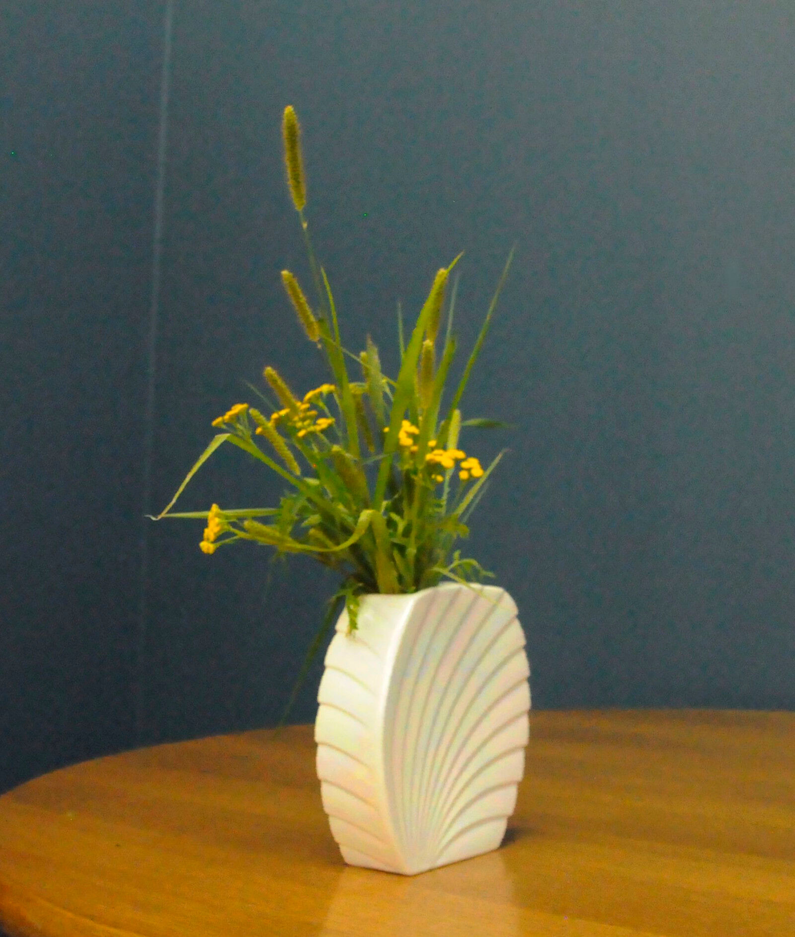 Geometric vase pearl