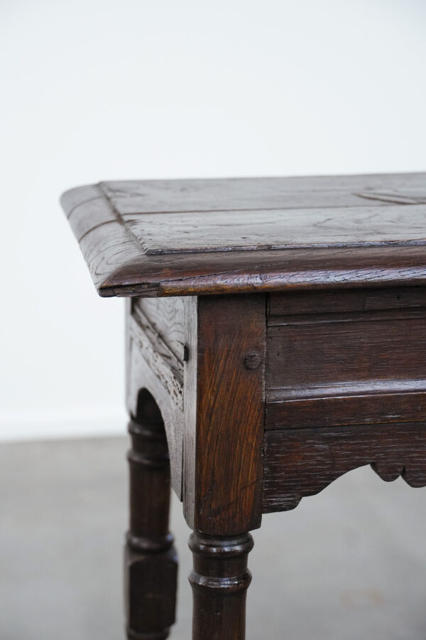 Tabouret ancien anglais en chêne massif du XVIIIe siècle