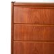 Commode scandinave vintage avec poignées sculptées