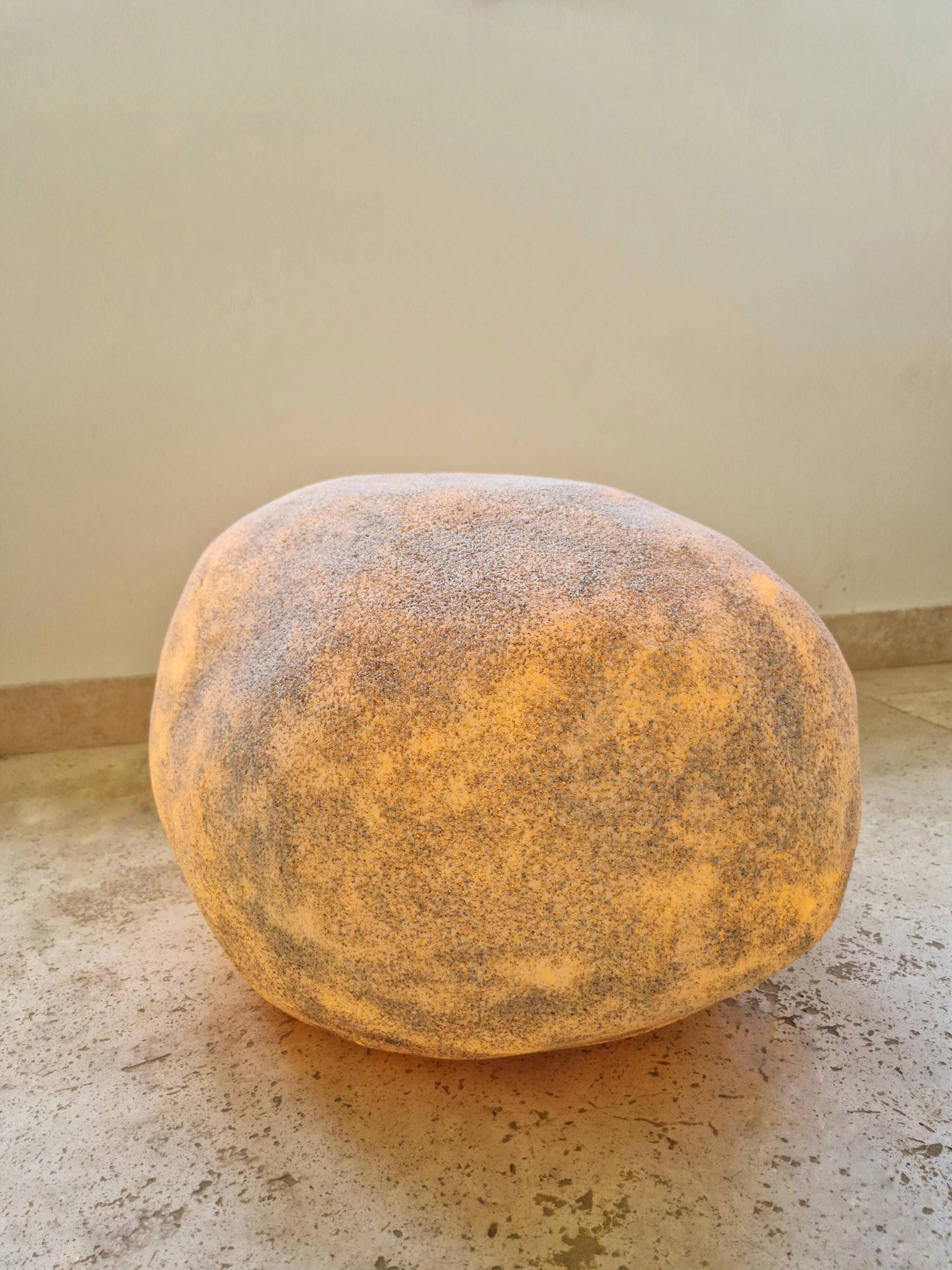 André Cazenave, Atelier A, Grande Lampe "Dora" en forme de caillou