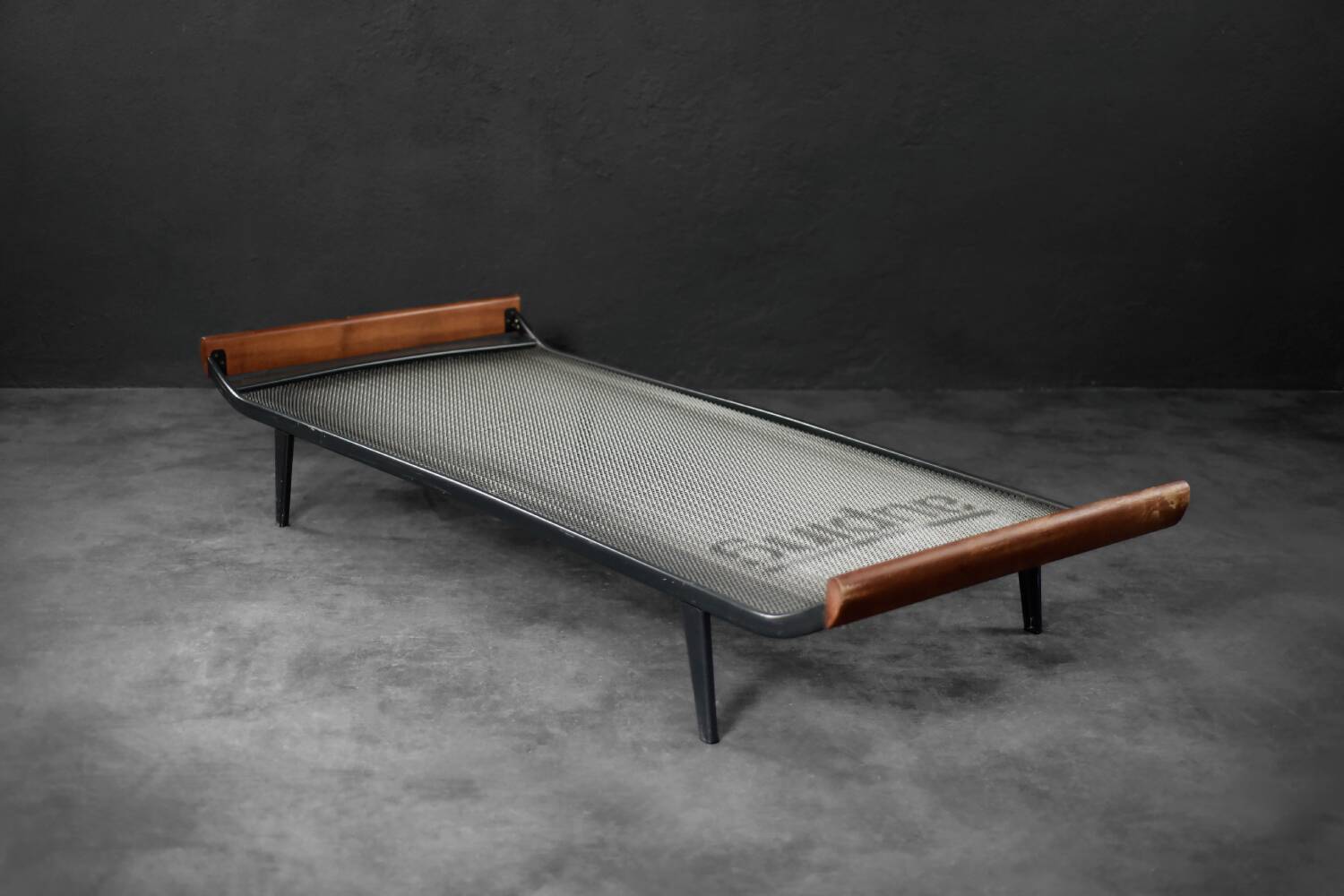 Vintage Mid-Century Dutch Modern Cleopatra Daybed for Auping