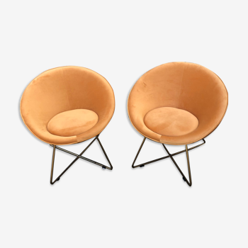 Paire de petits fauteuils cocktail en velours orangé