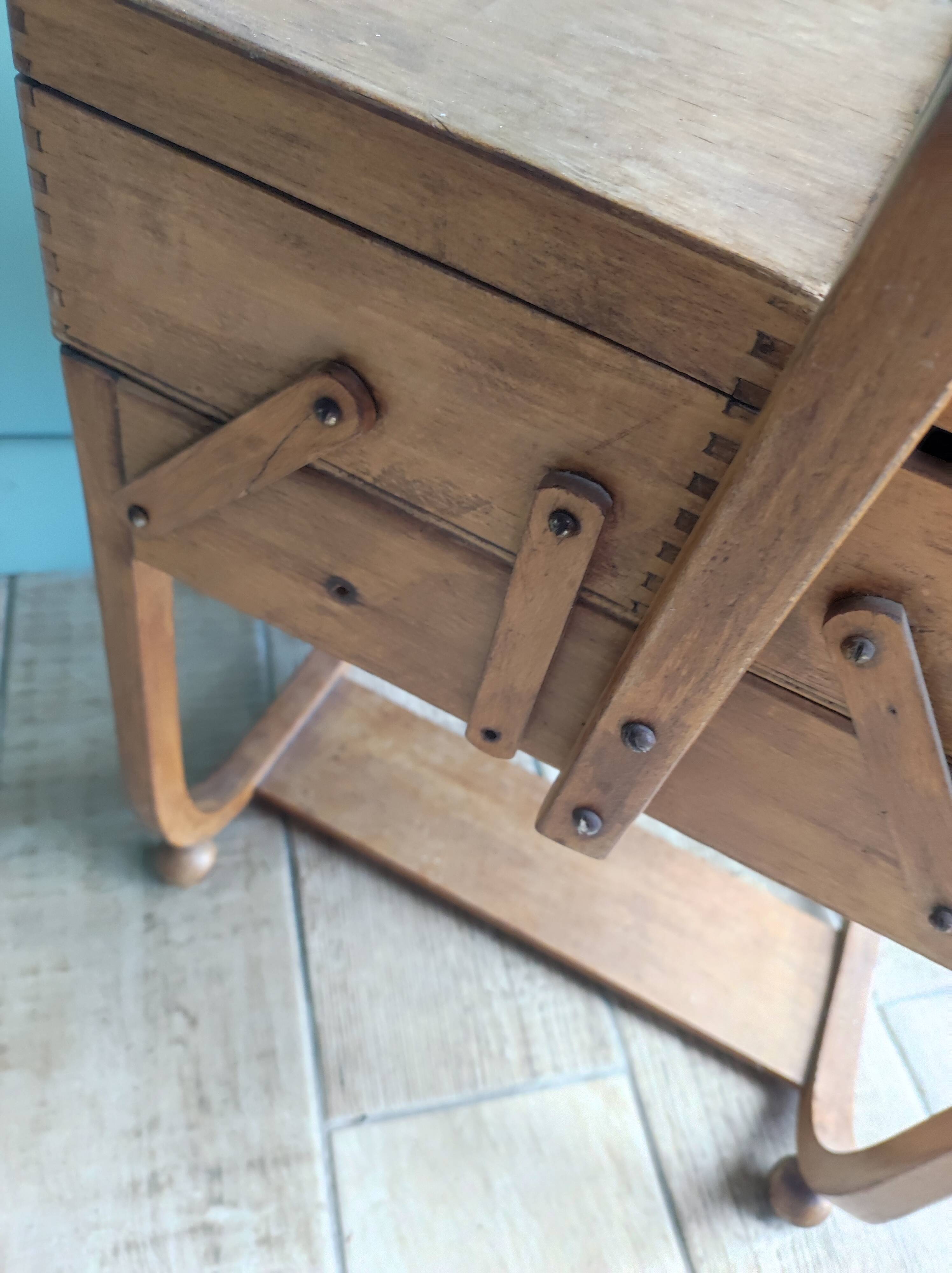 Sewing box worker wood Torck vintage art deco style