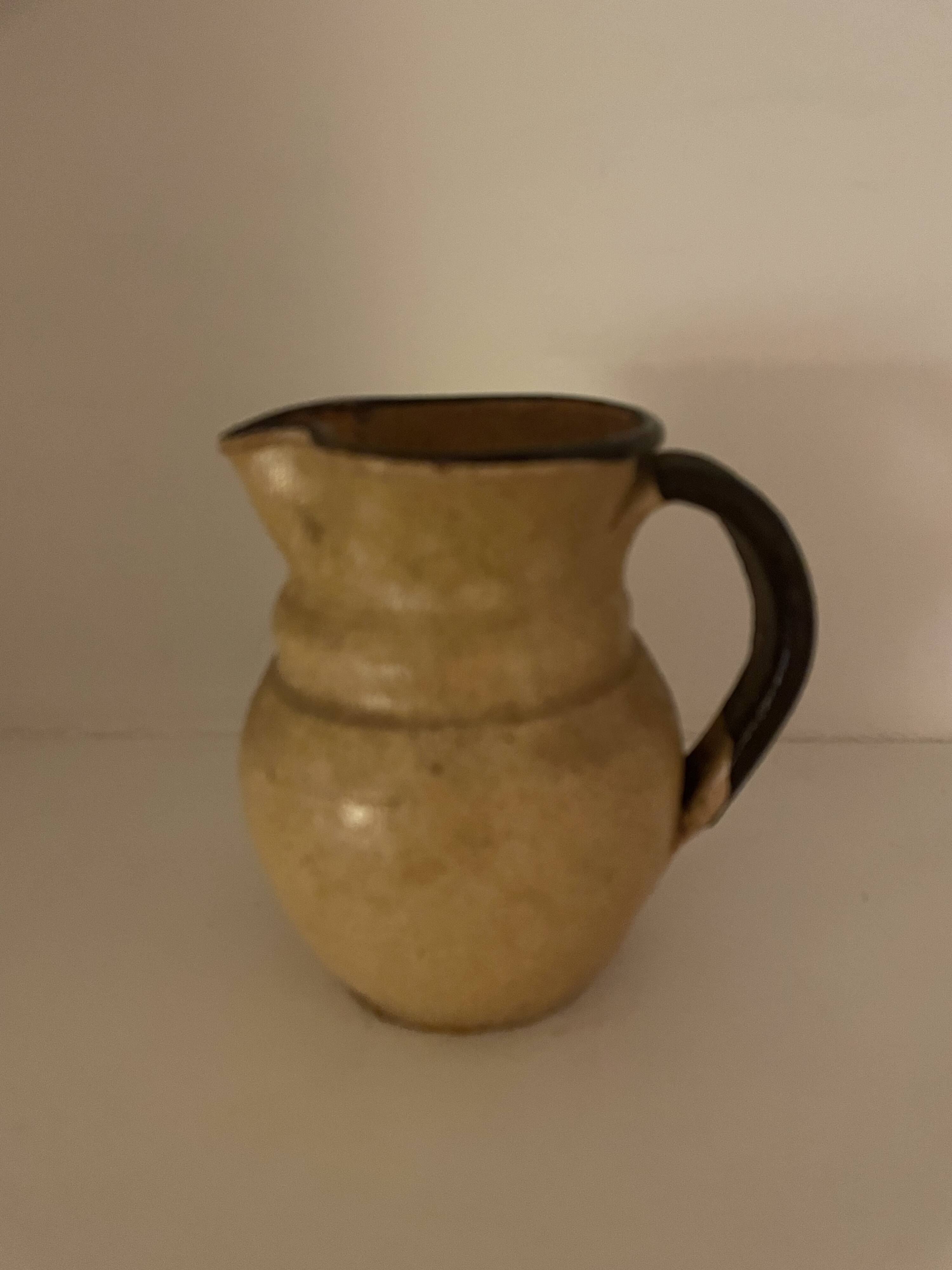 Set of 18 decorative items
