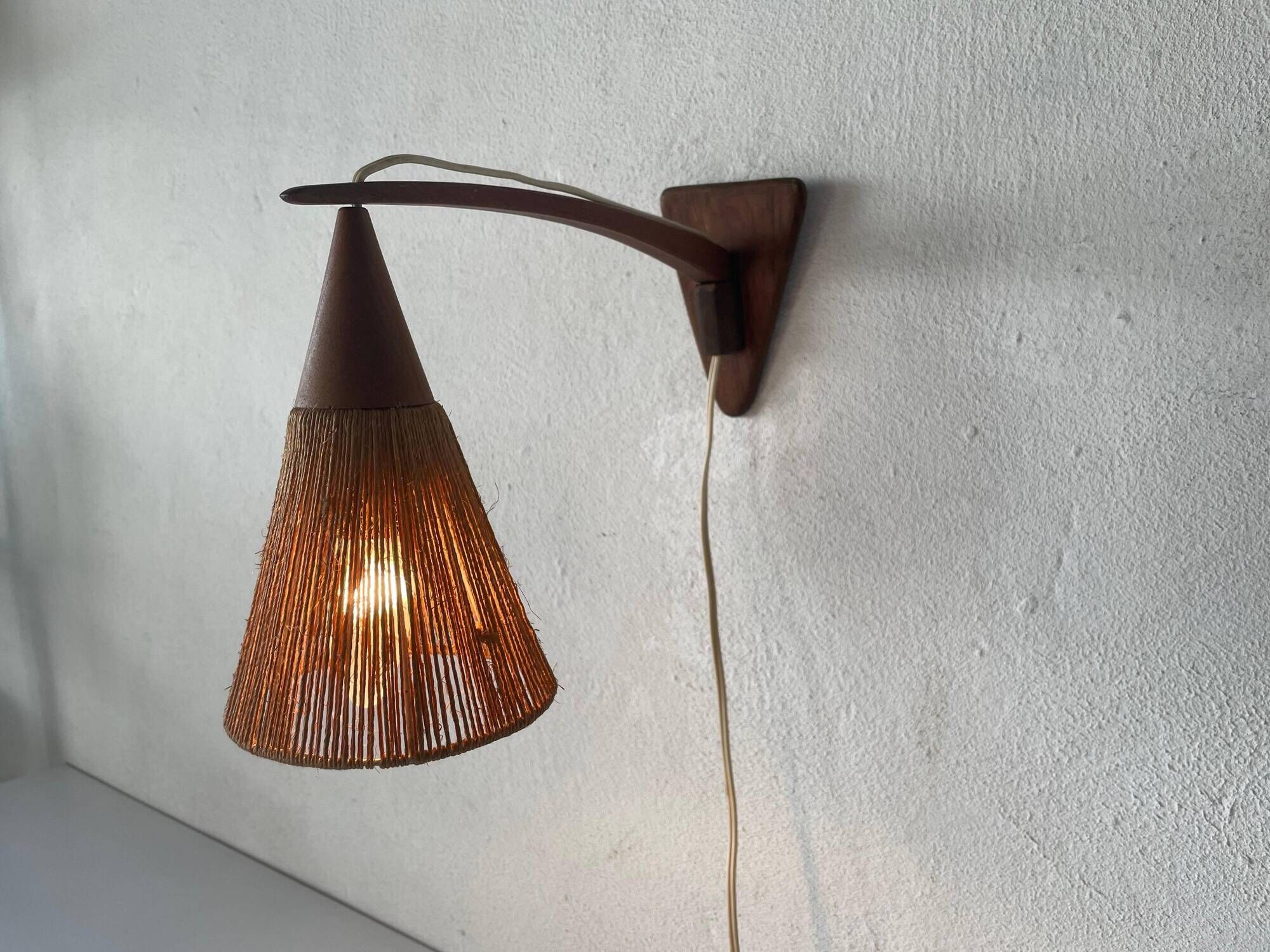 Teak wall lamp with natural ropes by Ib Fabiansen for Fog & Mørup, 1960s, Denmark.