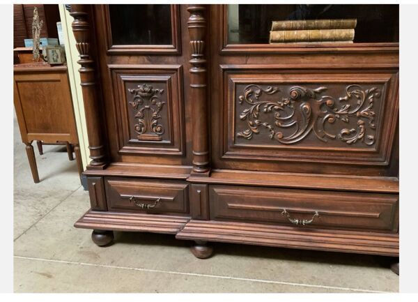 Bibliothèque néo-Renaissance ancienne, vitrine, noyer