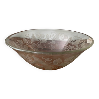 crystal bowl or salad bowl engraved with floral motif, signed Delvaux Paris