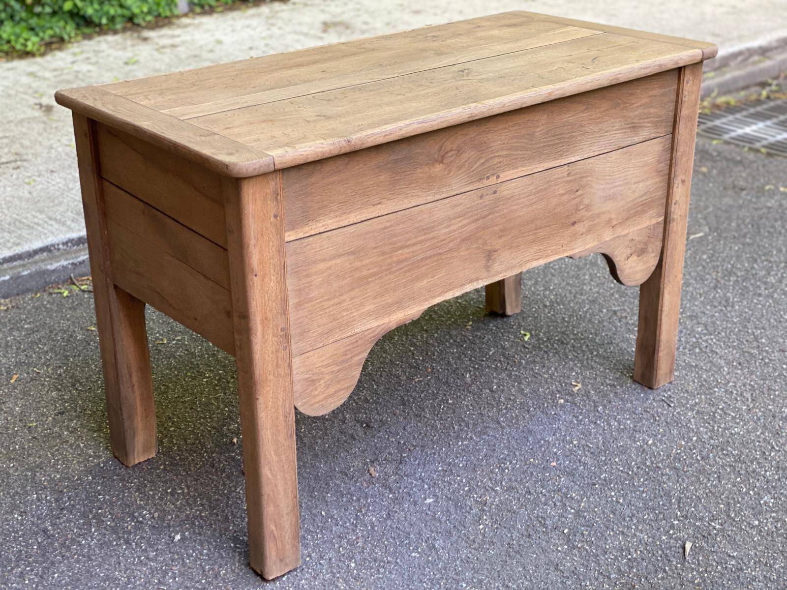 Renovated vintage baker's dough trough in solid oak from the 19th century.