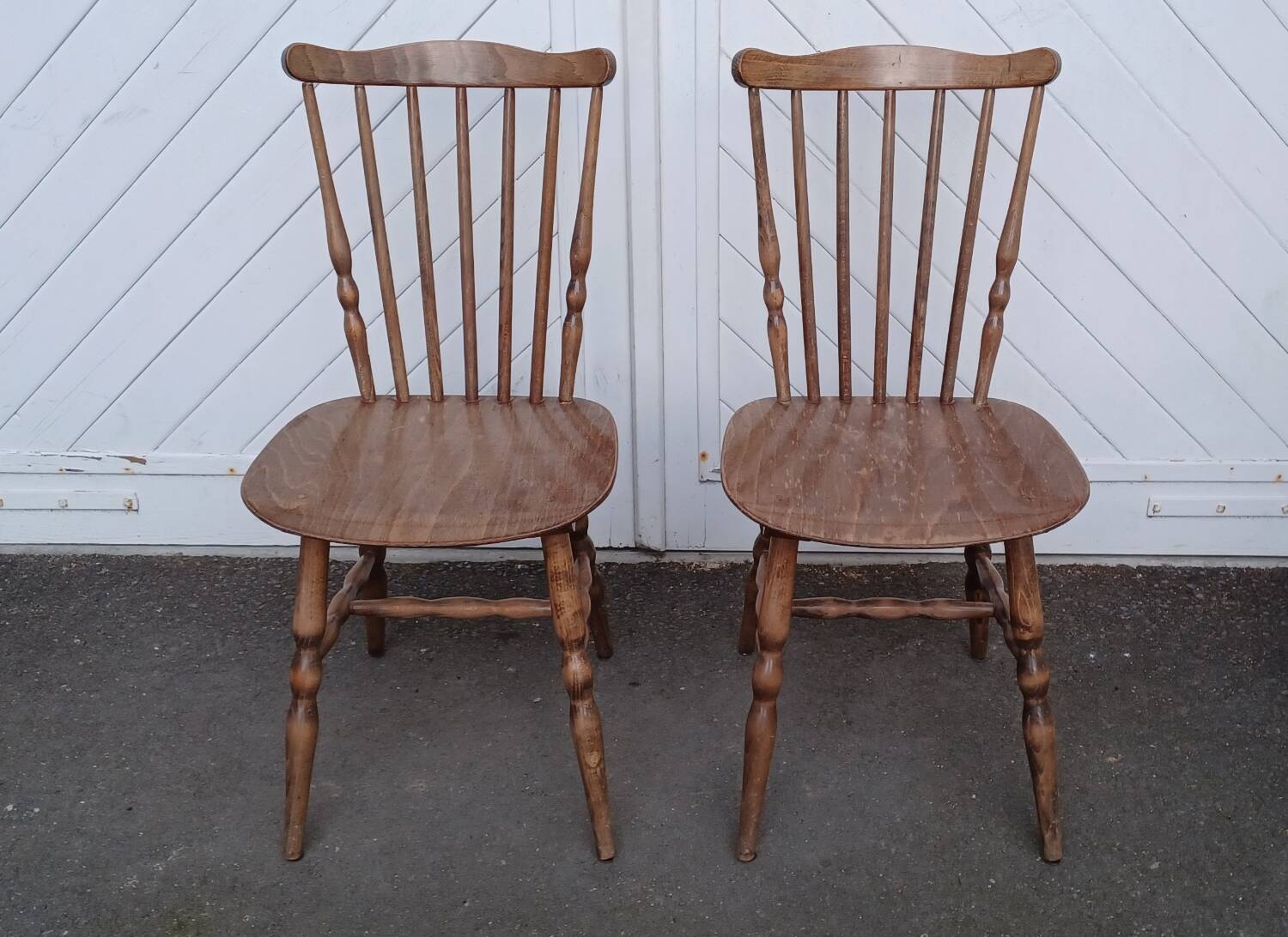 Pair of Baumann chairs model Tacoma