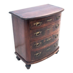 Commode en noyer, Europe - vers