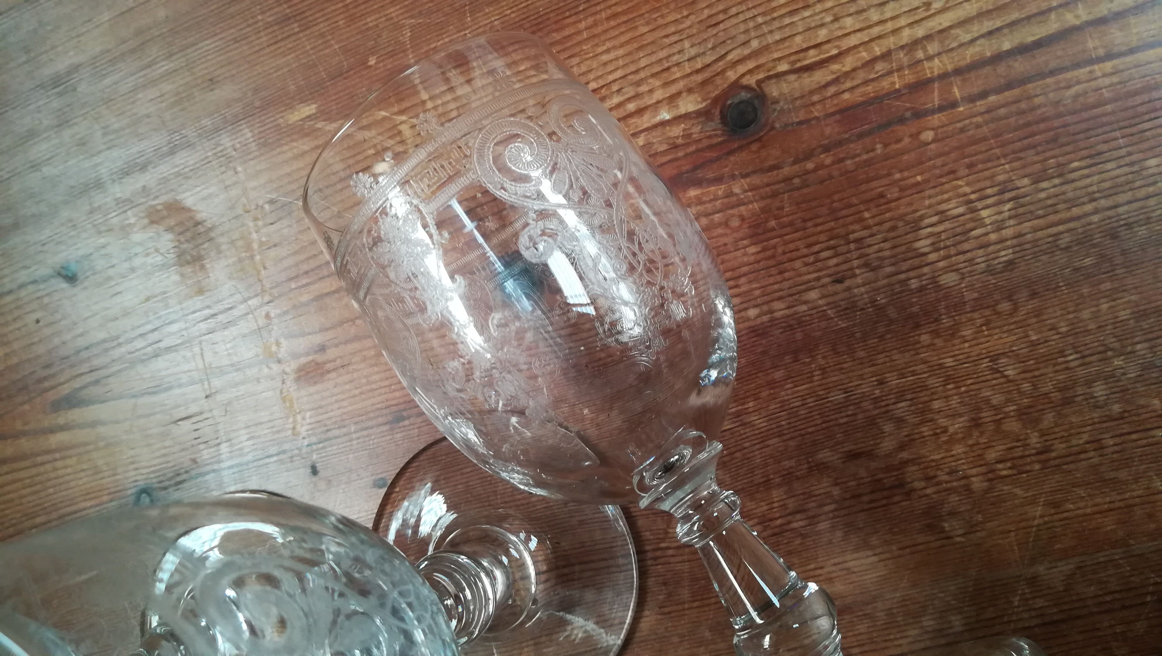 Set of 7 glasses cut with hearts and scrolls