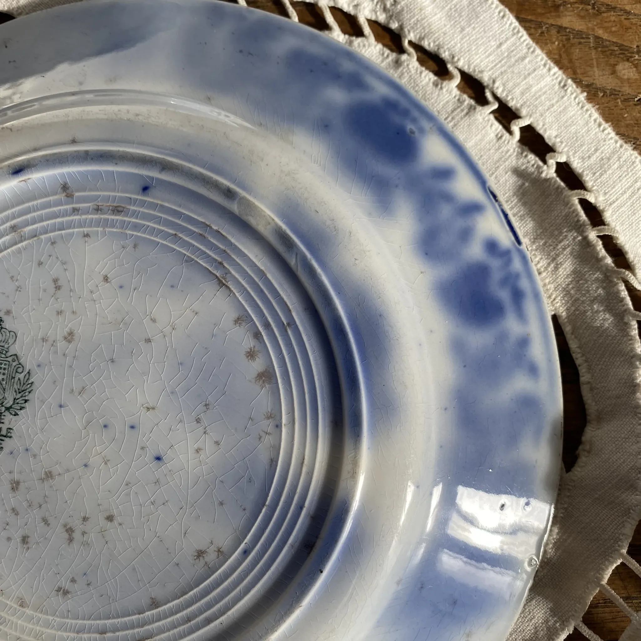 Assiettes Luneville en faïence opaque