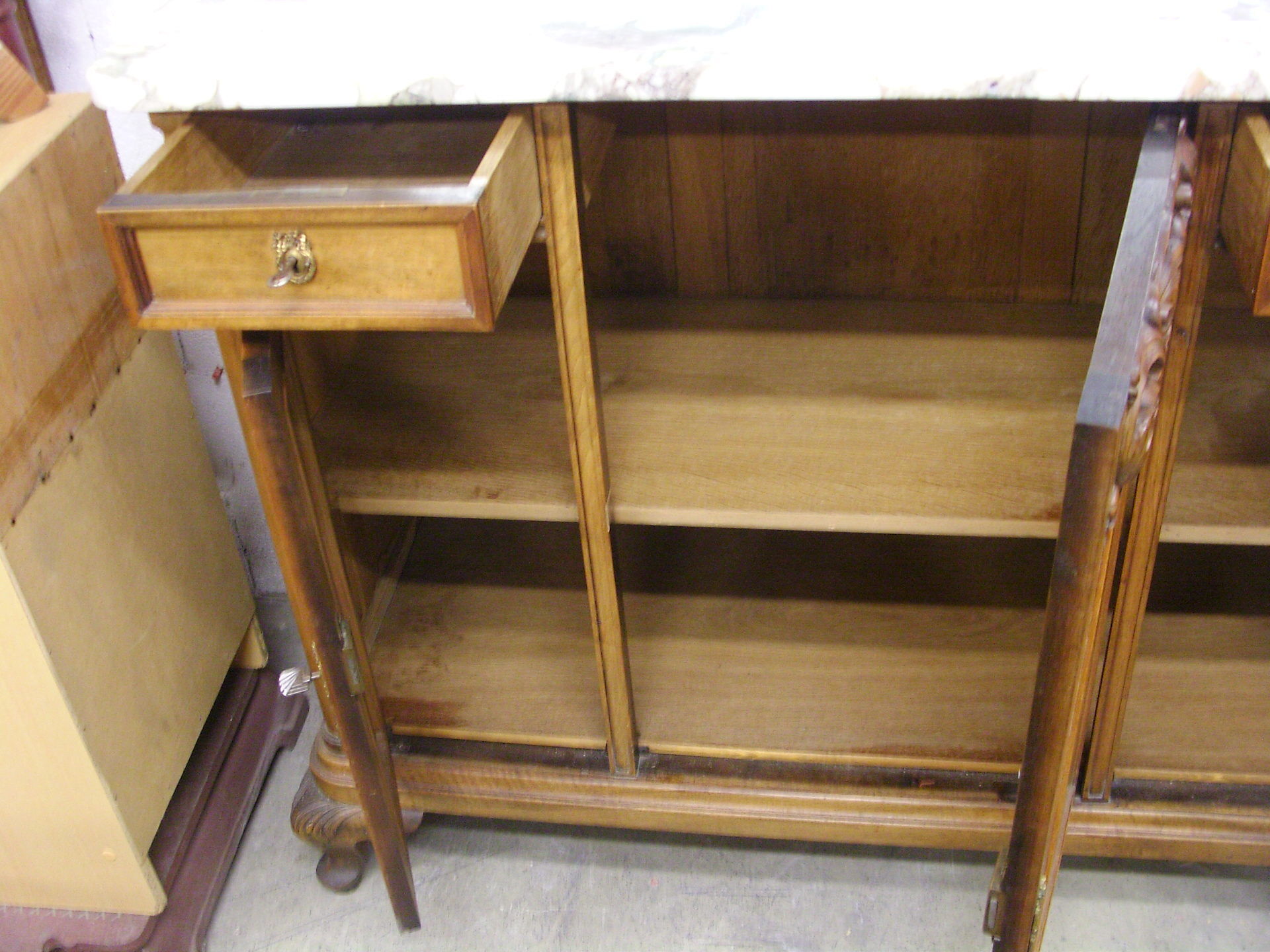 Buffet / Carved Wooden Vaisselier with Mirror and Marble