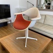 DAF Georges Nelson chair for Herman Miller. Foot la Fonda.