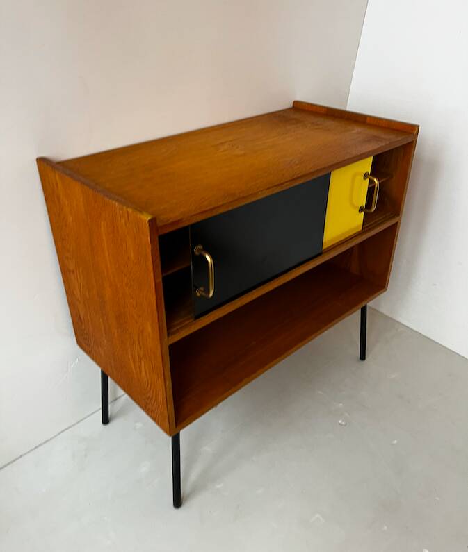 Light wood buffet from the 1950s.