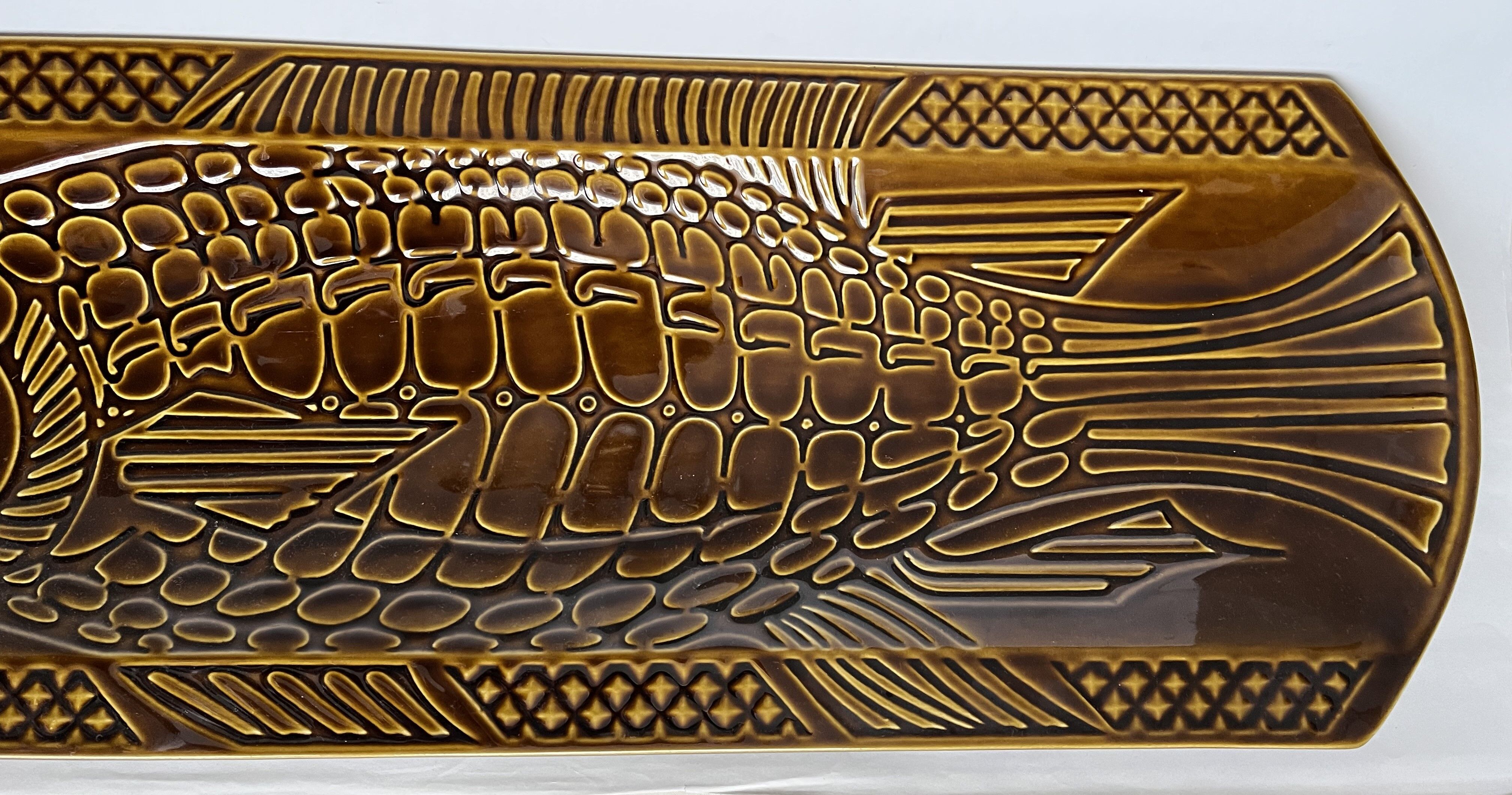 Plat à poisson en céramique