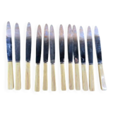 Set of 12 vintage table knives – Marbled Bakelite handles – 1930s