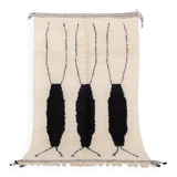 Handmade Berber rug, traditional craftsmanship, size 150 x 250 cm